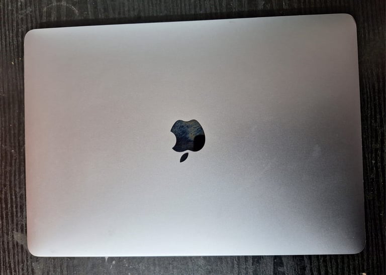 MacBook Pro (13Inch, 2017,I5 Intel core Processor, Two thunderbolts , 3 Ports) Read Desc