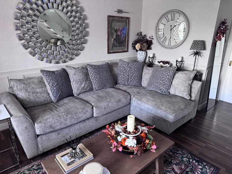 Cornor sofa for sale