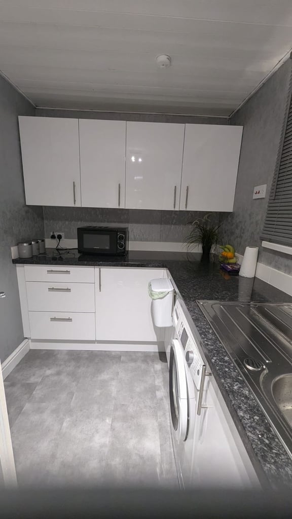 Furnished room in Johnstone- all bills included 