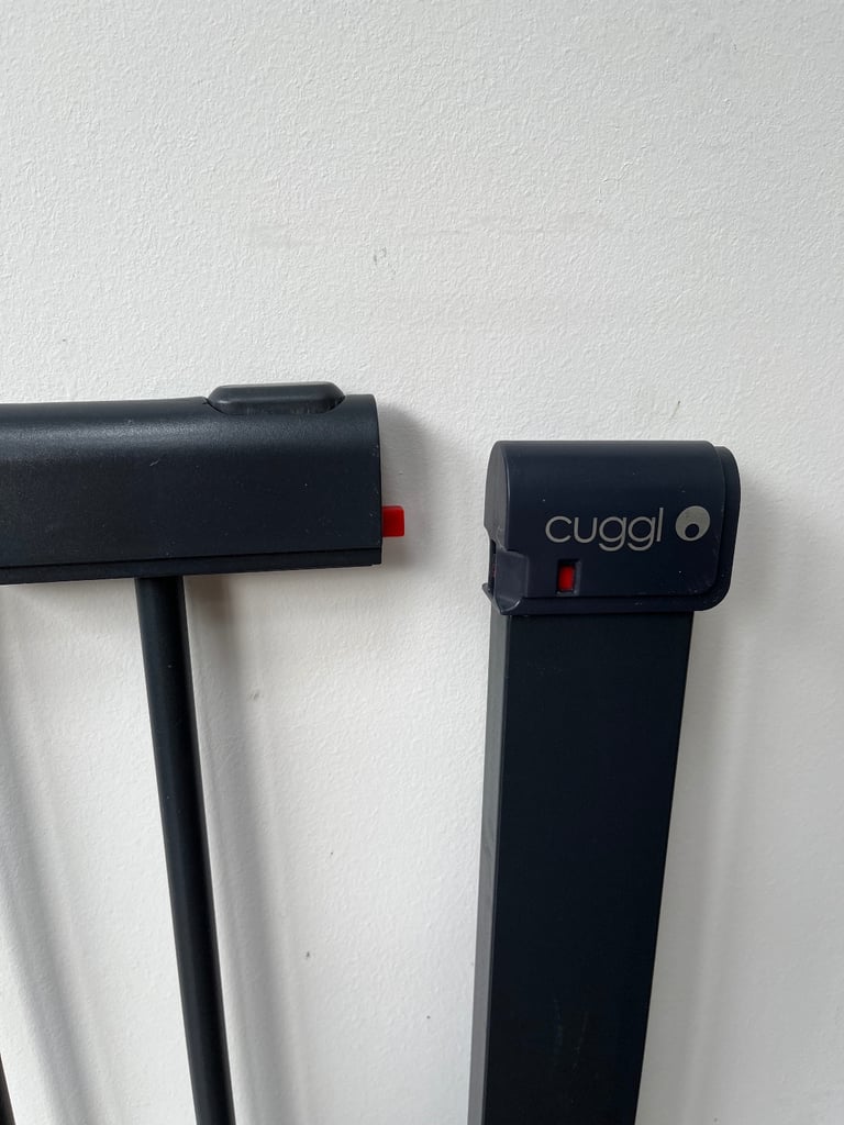 Cuggl pressure fit safety gate - grey