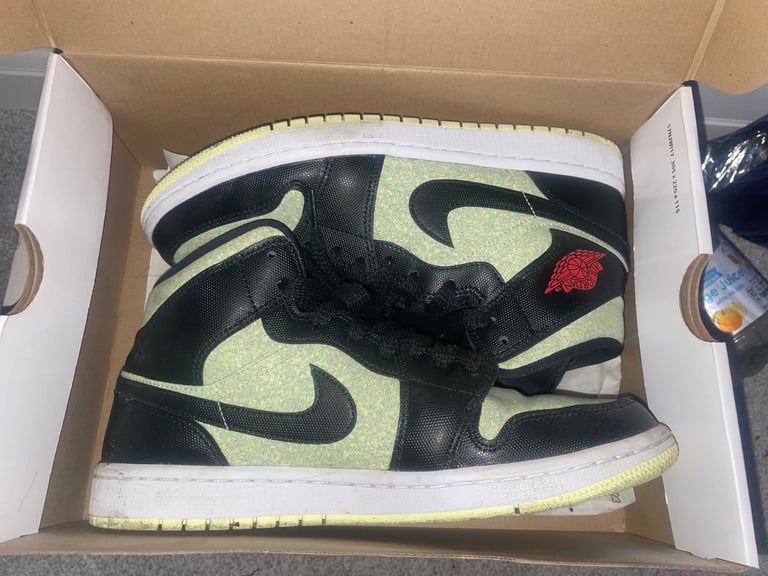 JORDANS SIZE UK7