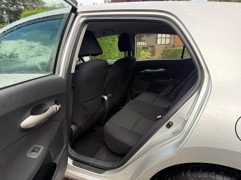 Toyota, AURIS, Hatchback, 2007, Manual, 1598 (cc),5 doors - Image 3