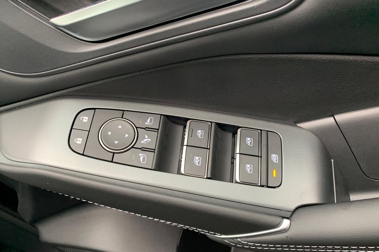 2025 Nissan Qashqai 1.5 E-Power N-Connecta [Glass Roof] 5dr Auto Hatchback Hybrid Automatic