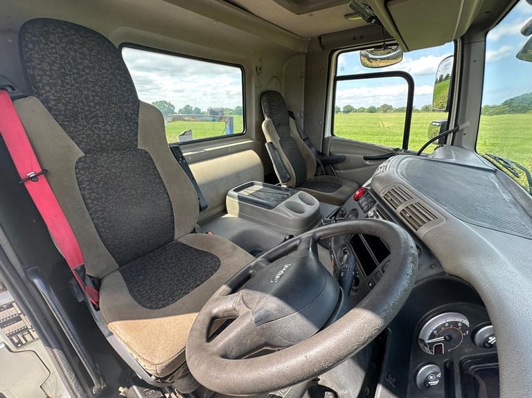 DAF TRUCKS CF85 360 8 X 2 Beavertail