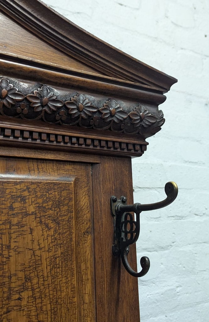 Early 20th century oak hall stand (DELIVERY AVAILABLE)