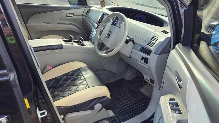 Hybrid electric Toyota estima 7 seater