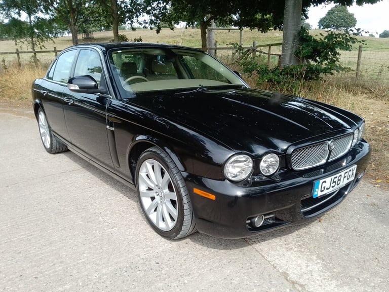 image for 2008 Jaguar XJ XJ 2.7 TDVi Executive 4dr Auto SALOON Diesel Automatic