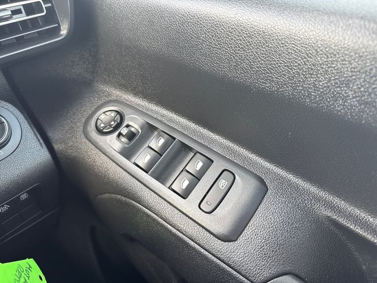 2022 Vauxhall Combo Life 1.5 Turbo D SE 5dr [7 seat] MPV DIESEL Manual