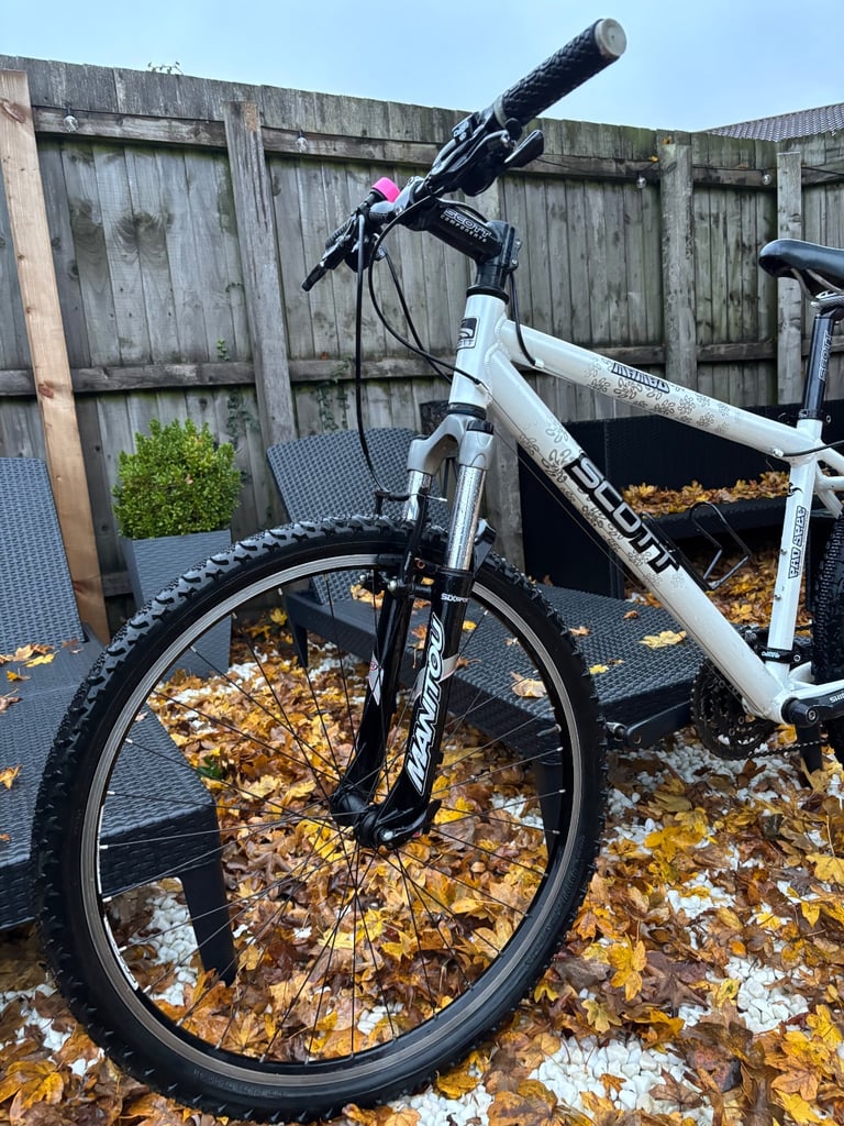 Ladies Lightweight SCOTT Aluminium Mountain Bike (Great Condition)
