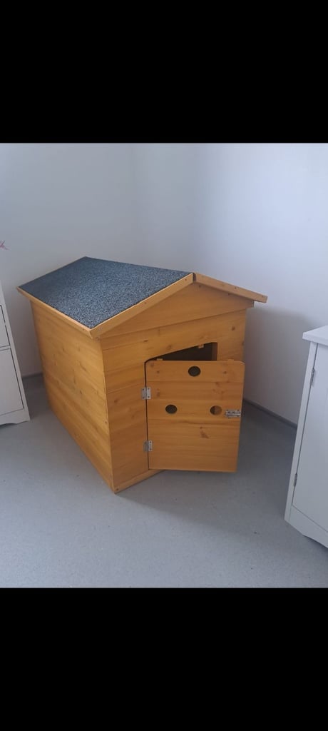 image for Medium size dog house
