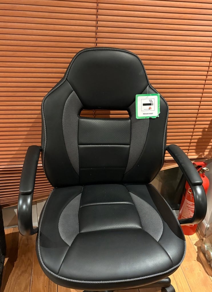[SOLD] Office chair 