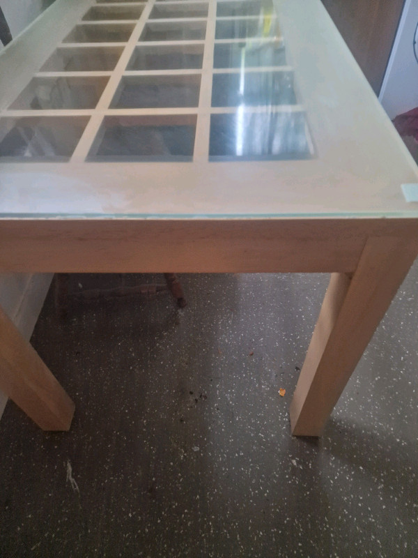 Dining table 