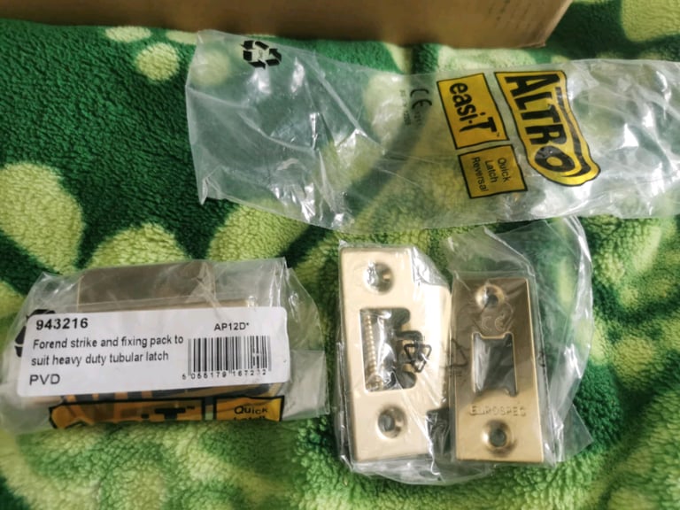 Altro 943216 Forend Strike & Fixing Pack New