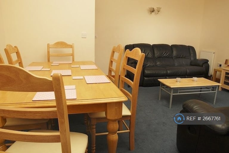 5 bedroom house in Hathersage Road, Manchester, M13 (5 bed) (#2667761)