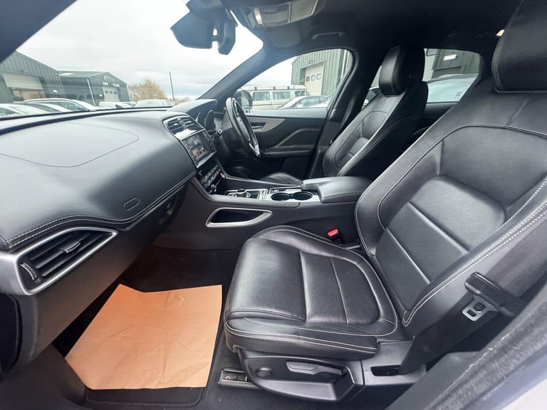 2017 Jaguar F-Pace 2.0d R-Sport 5dr Auto AWD ESTATE DIESEL Automatic