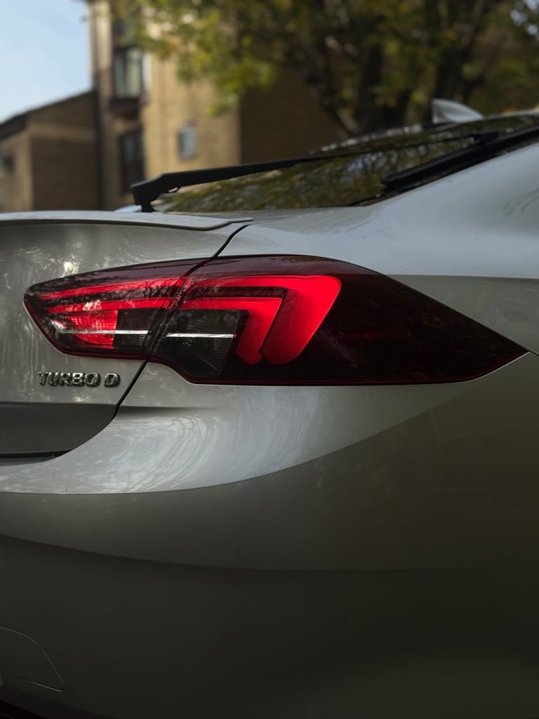 2017 Vauxhall Insignia 1.6 Turbo D ecoTec [136] SRi Nav 5dr HATCHBACK Diesel Manual