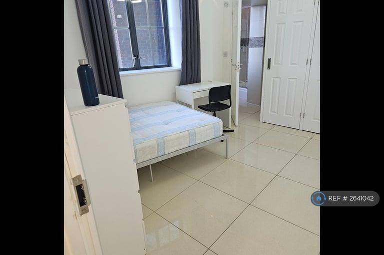 2 bedroom flat in Commercial Street, London, E1 (2 bed) (#2641042)