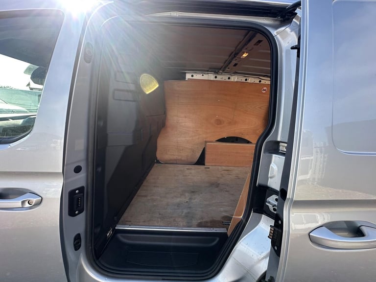 2022 Volkswagen Caddy 2.0 TDI C20 Commerce Pro SWB Euro 6 (s/s) 5dr PANEL VAN Diesel Manual