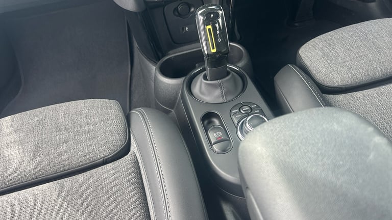 2022 MINI Hatch 135kW Cooper S Level 2 33kWh 3dr Auto Electric Hatchback Hatchback Electric Autom...
