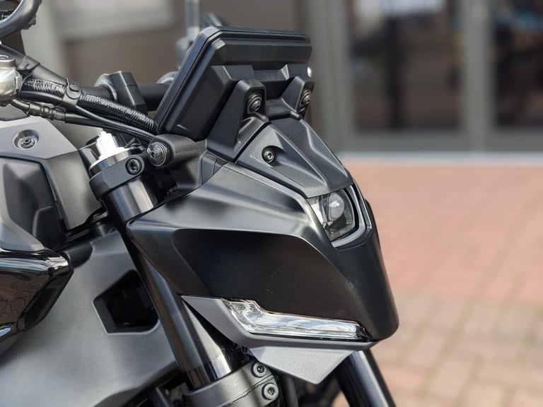 YAMAHA MT-09 2025 - AKRAPOVIC SYSTEM - EVOTECH EXTRAS - NEW REAR TYRE - HOTGRIPS