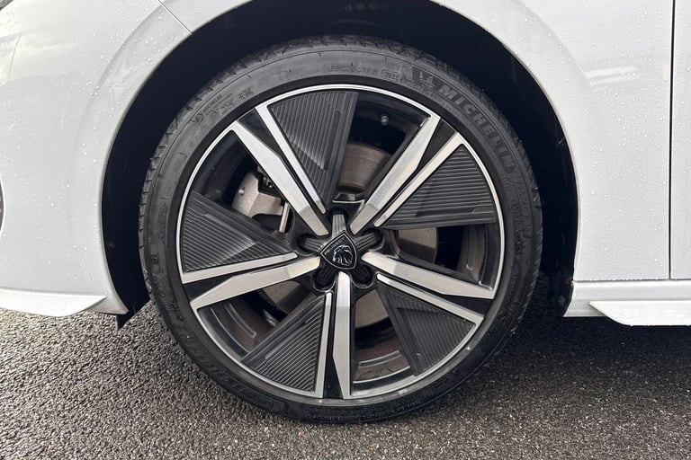 2024 Peugeot 308 1.6 12.4kWh GT e-EAT Euro 6 (s/s) 5dr Hatchback PETROL/ELECTRIC Automatic