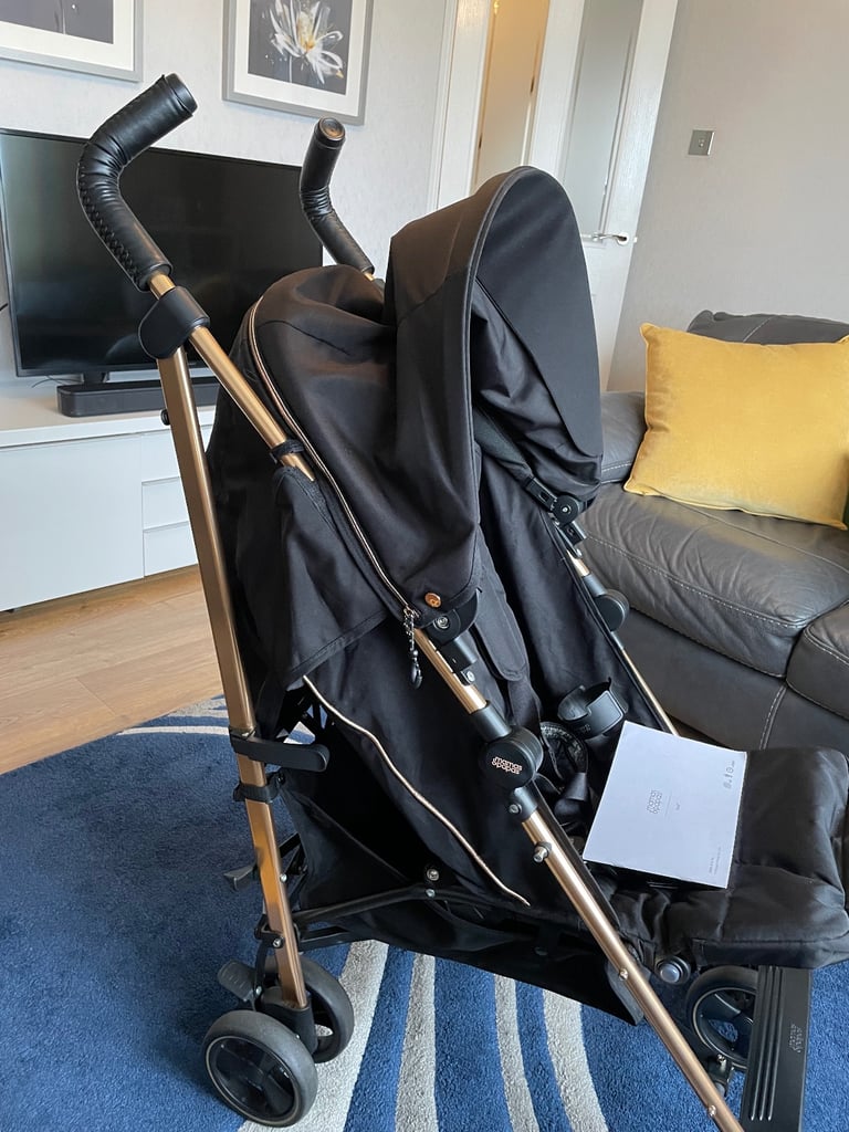 Mamas and Papas Tour 3 buggy with accessories 