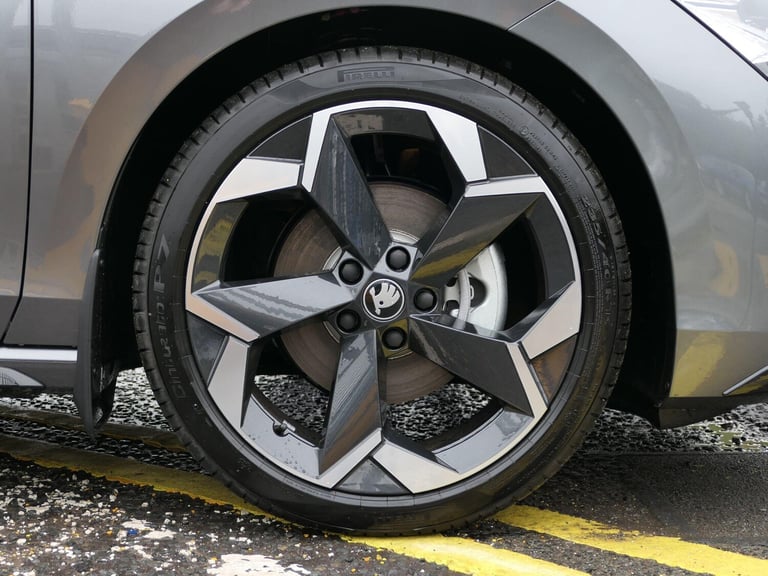 2025 Skoda Superb 1.5 TSI e-TEC Sportline 5dr DSG ESTATE PETROL Automatic