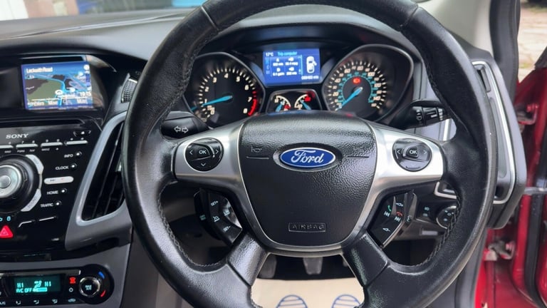 2012 Ford Focus 1.0 125 EcoBoost Titanium 5dr HATCHBACK Petrol Manual