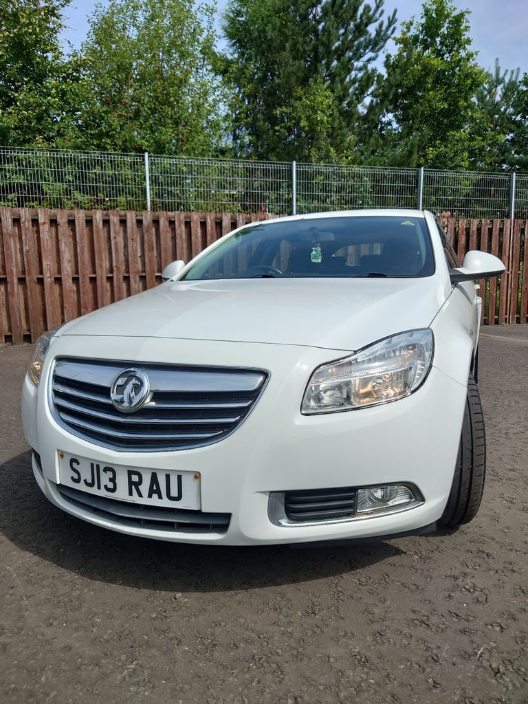 Vauxhall, INSIGNIA, Hatchback, 2013, Manual, 1956 (cc),5 doors - Image 3