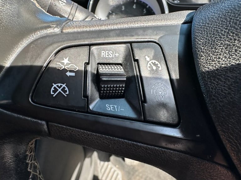 2018 Vauxhall Astra 1.0i Turbo ecoTEC SRi Hatchback 5dr Petrol Manual Euro 6 (s/s) (105 ps) Hatch...