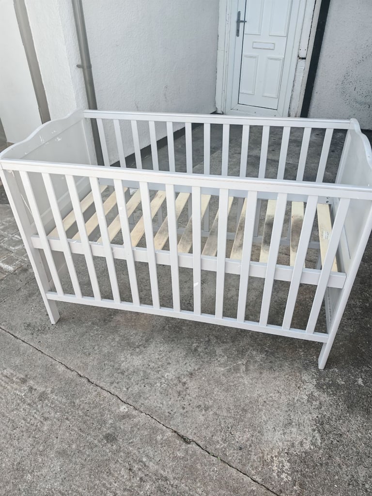 Cot bed Free