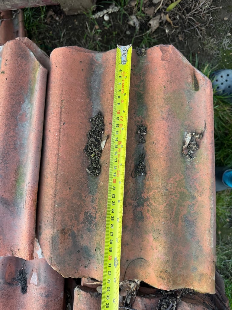 450 Reclaimed Clay Terracotta Corrugated Roof Tiles, Excellent Condition