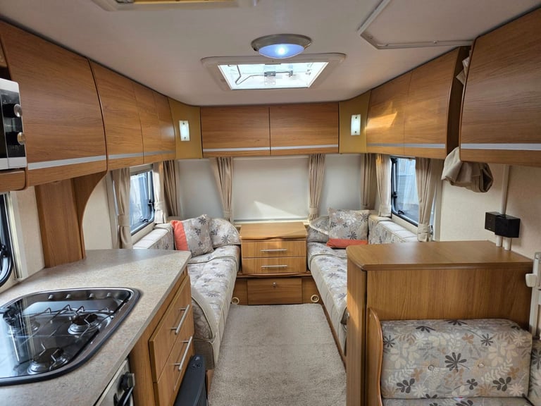 Bailey Pageant Champagne 2008 Four Berth Side Dinette Caravan