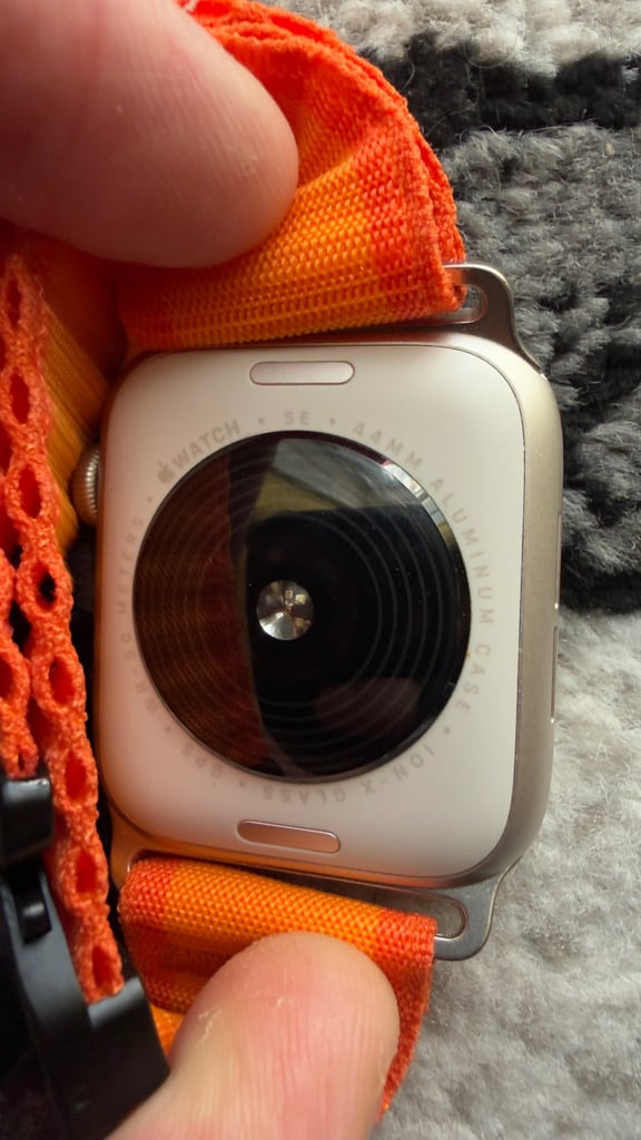 image for Perfect condition Apple Watch SE 2nd 2024 Generation - GPS - 44mm - starlight -