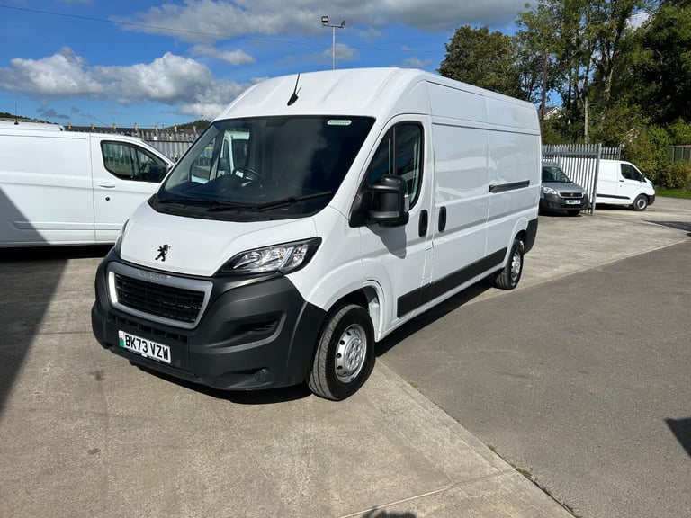 image for PEUGEOT BOXER 2.2 BlueHDi 335 L3H2 LWB Medium Roof Professional Premium + White
