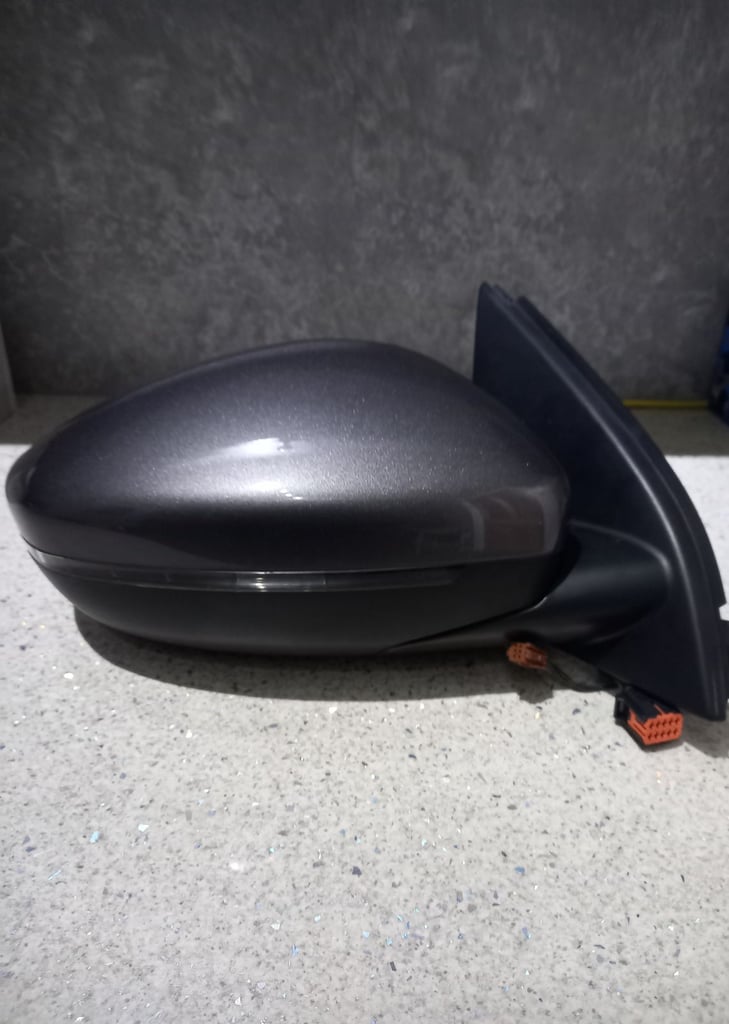 Peugeot 308 (2019) driverside Electric Mirror.