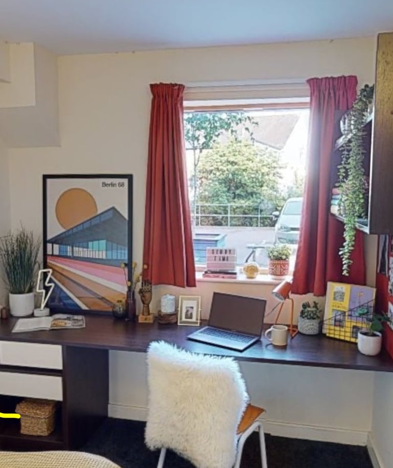 ROOM TO RENT - BYRON CENTRAL