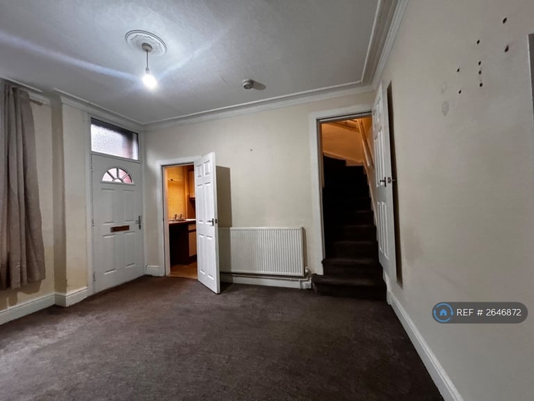 image for 2 bedroom house in Recreation Place, Leeds, LS11 (2 bed) (#2646872)