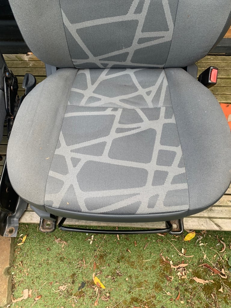 Ford connect front seats 