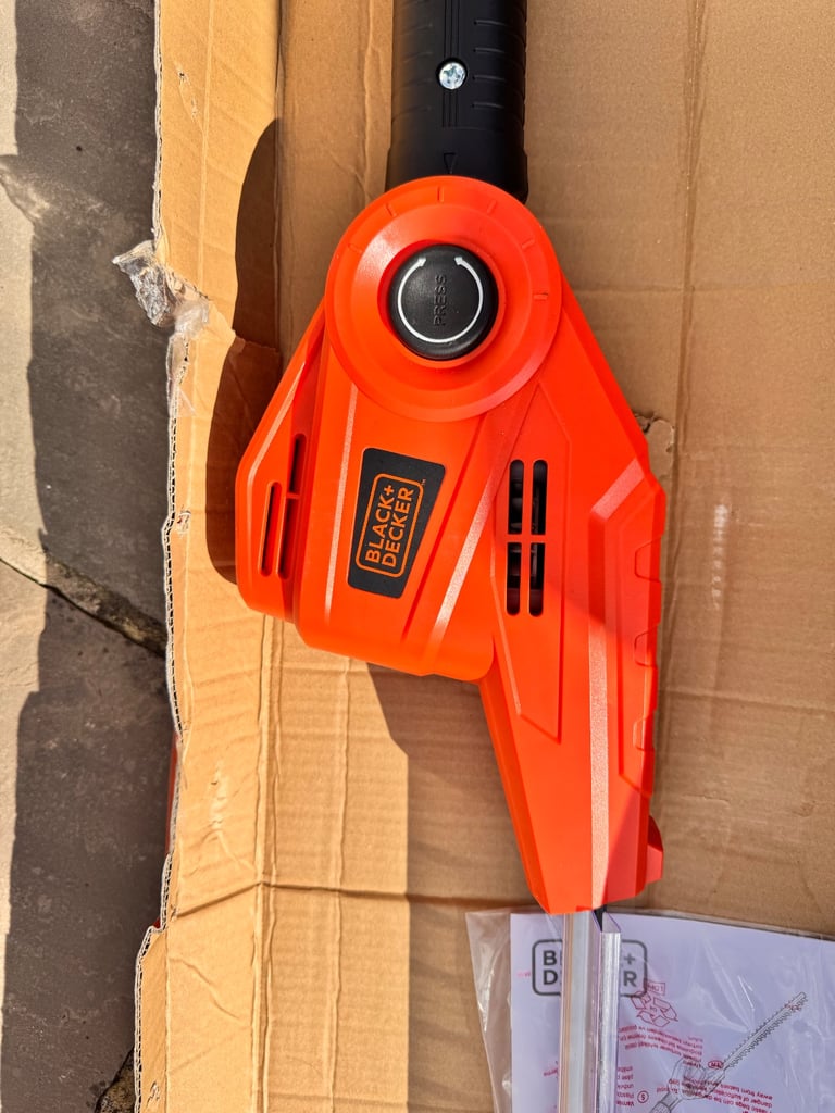 Black & Decker  PH5551 51cm 550W Electric Pole Hedge Trimmer