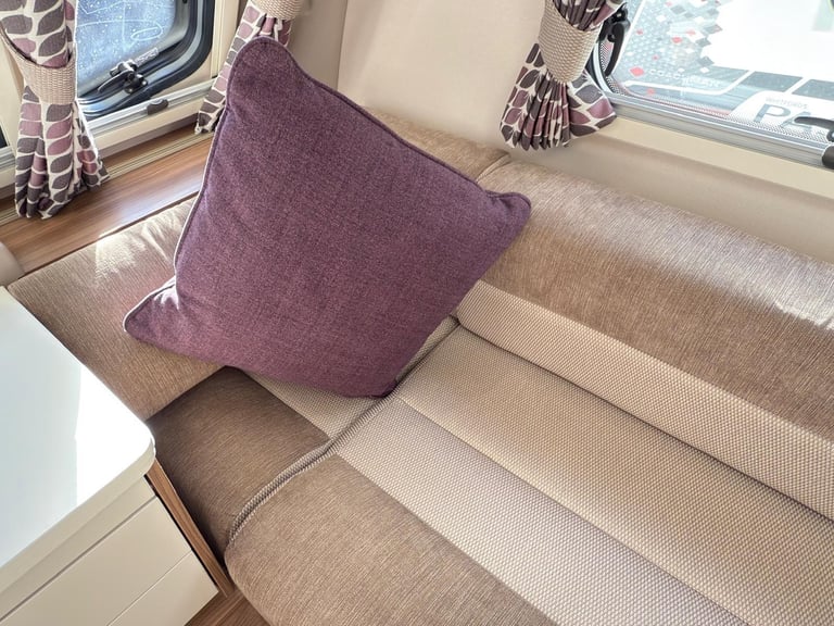 2018 Swift Freestyle EB, 4 berth with rear island bed, centre washroom, 