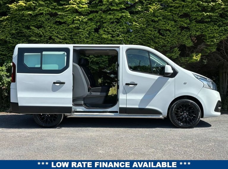 2018 Renault Trafic 1.6 dCi 27 Sport Nav Crew Van Double Cab 6dr Diesel Manual SWB Euro 6 (120  C...
