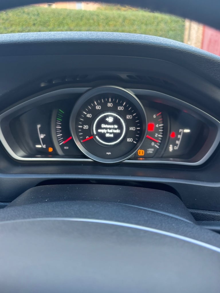 Volvo, V40, Hatchback, 2015, Semi-Auto, 1969 (cc), 5 doors