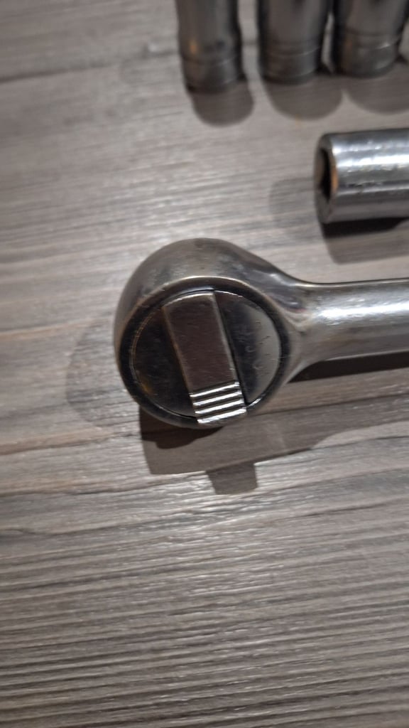 Ratchet /  Sockets / Extension. 