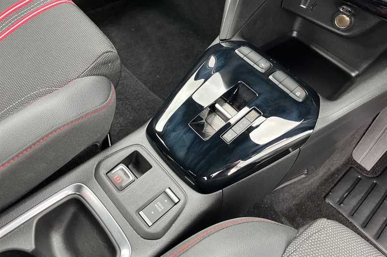 2025 Vauxhall Corsa 50kWh Yes Hatchback 5dr Electric Auto (136 ps) Hatchback Electric Automatic