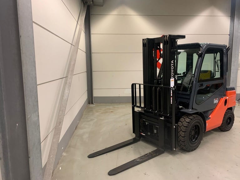New Forklift TOYOTA Tonero 35