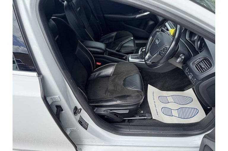 2013 Volvo V40 D2 R-Design Hatchback Diesel Automatic