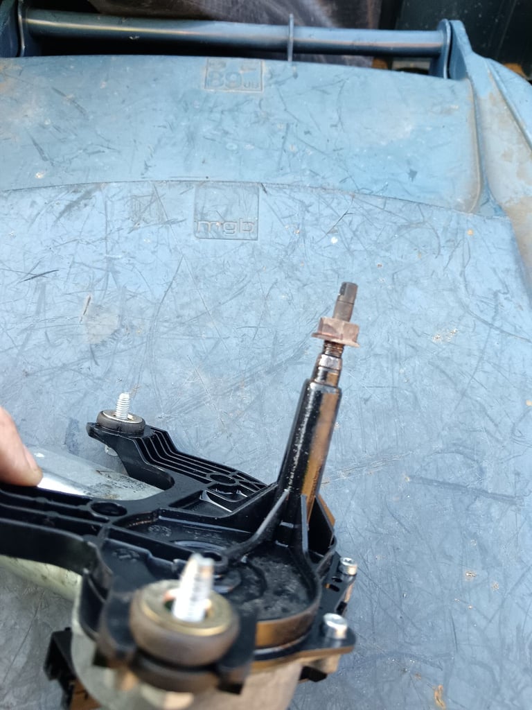 Mini R50 2005 rear wiper motor and blade 