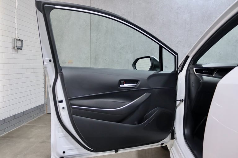 2020 Toyota Corolla 2.0 VVT-h Design Hatchback 5dr Petrol Hybrid CVT Euro 6 (s/s) (184 ps) Hatchb...