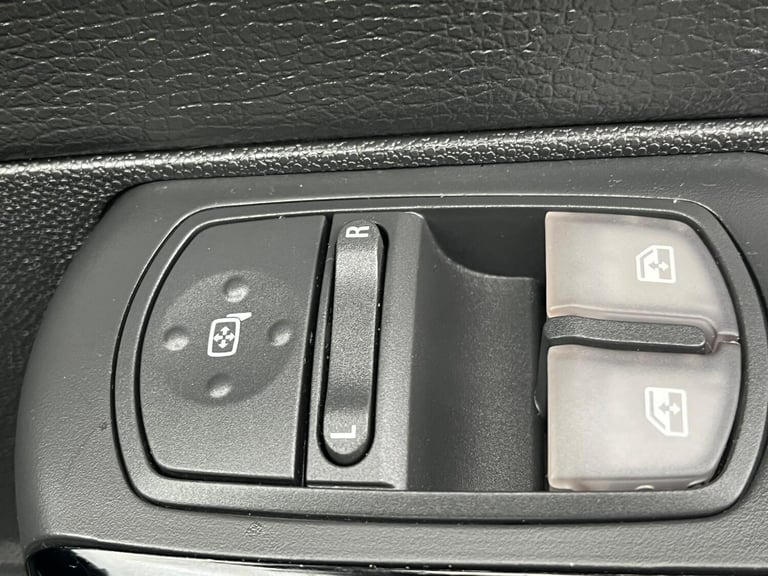 2014 Vauxhall Corsa 1.4 16V SE Hatchback 5dr Petrol Manual Wide Ratio Euro 5 (100 ps) Hatchback P...